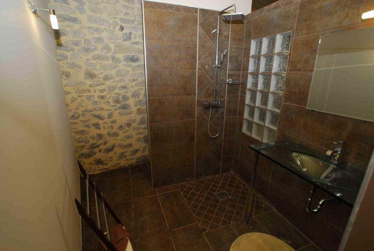 Bed and Breakfast Le Coing Des Vignes Mauressargues Esterno foto