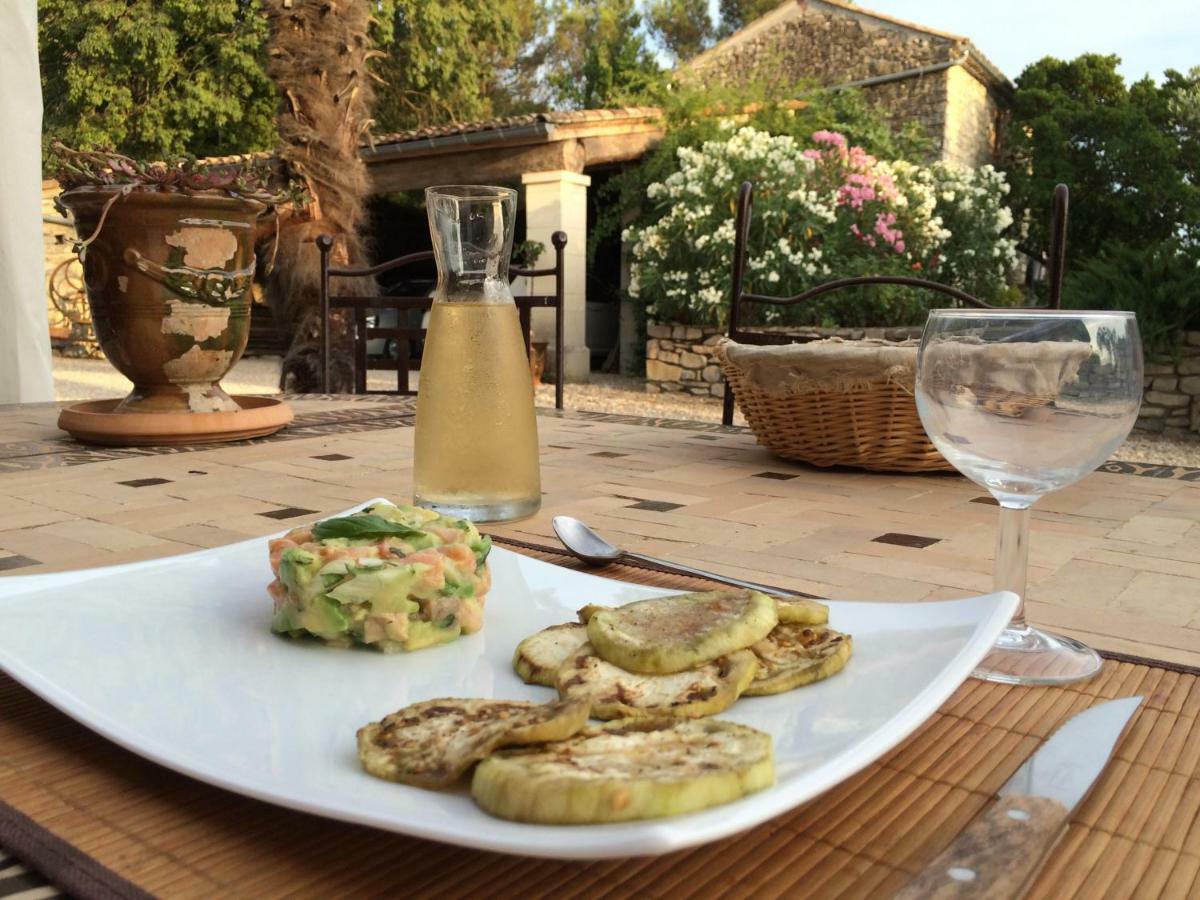 Bed and Breakfast Le Coing Des Vignes Mauressargues Esterno foto