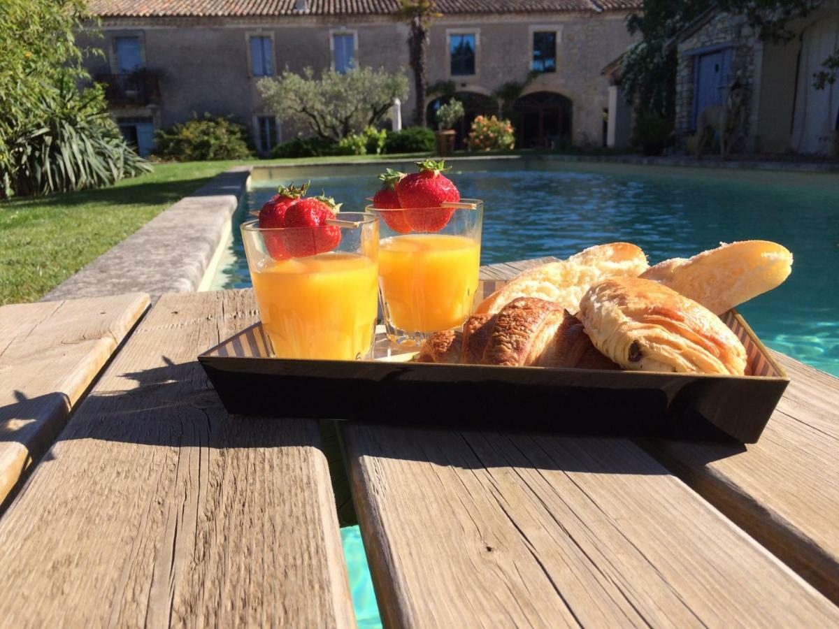 Bed and Breakfast Le Coing Des Vignes Mauressargues Esterno foto